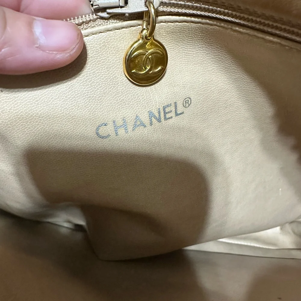 CHANEL❤️🌟 1072727 VINTAGE TAN QUILTED LAMBSKIN ALL LEATHER TOTE BAG⭐️ - Picture 11 of 12